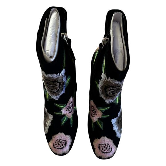 Rebecca Minkoff Bryce Floral Embroidery Black Ankle Booties Women’s Size 6 NWT - Picture 2 of 7